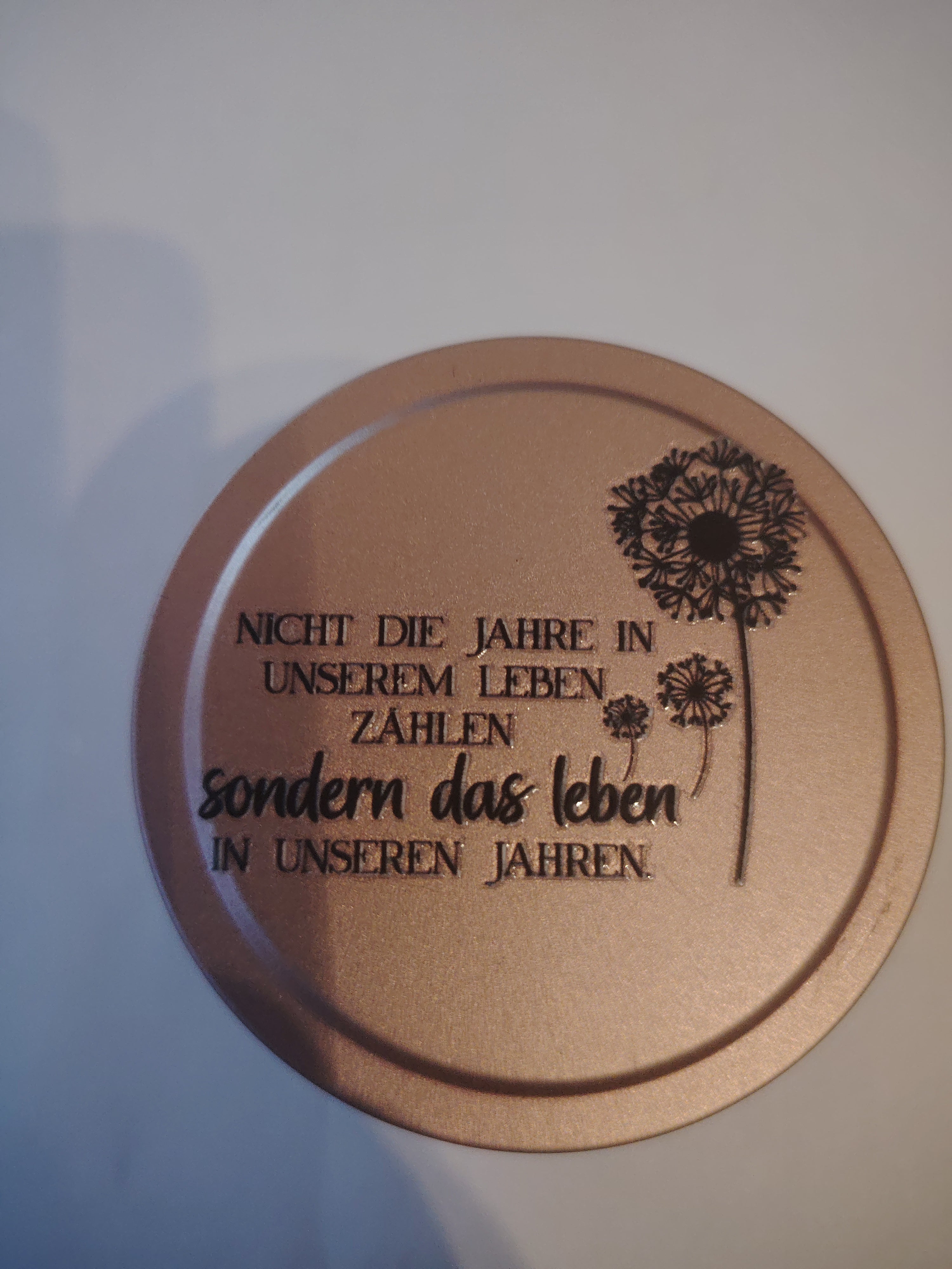 Scented candle with the fragrance Fresh Breeze (purity, freshness)