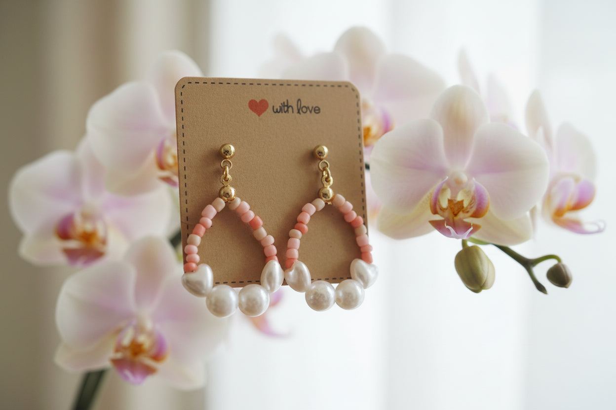 Oorbellen met kleine en grote parels in verschillende roze, wit zilveren, grijze tinten