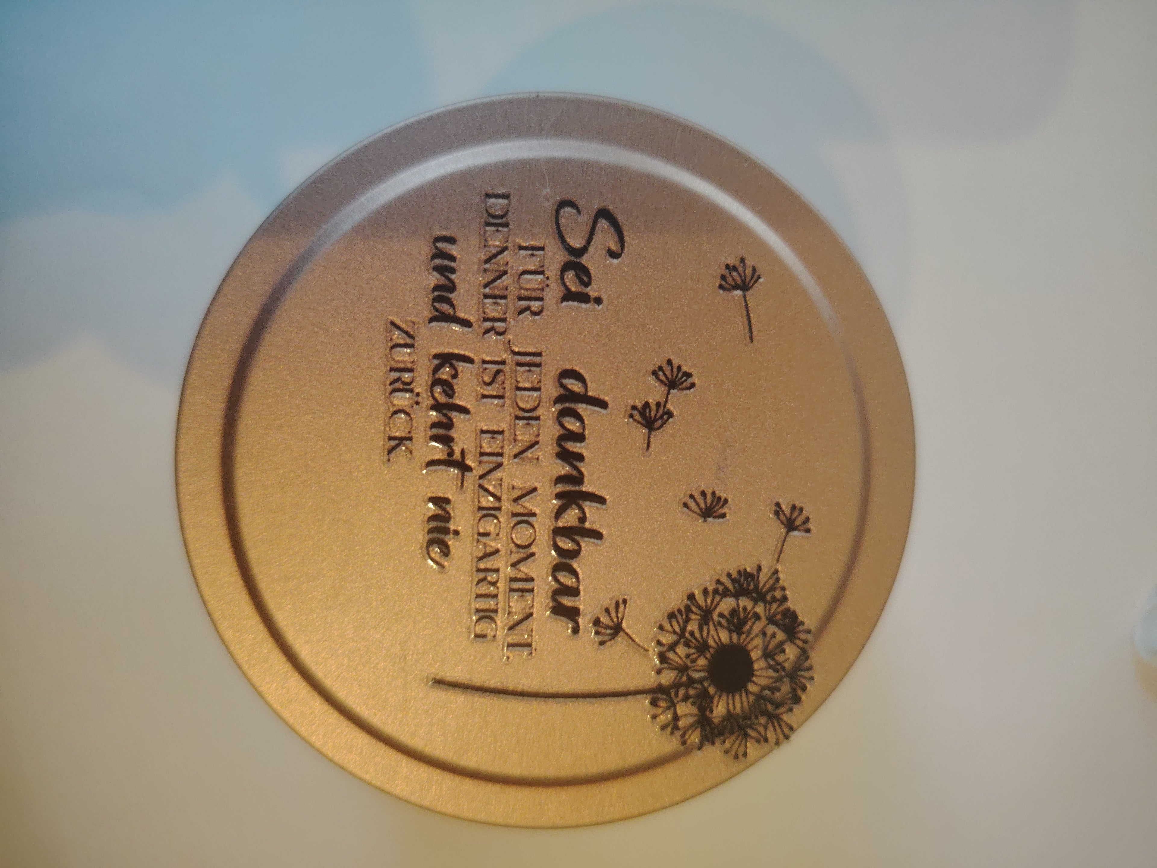 Scented candle with the scent of chocolate biscuit