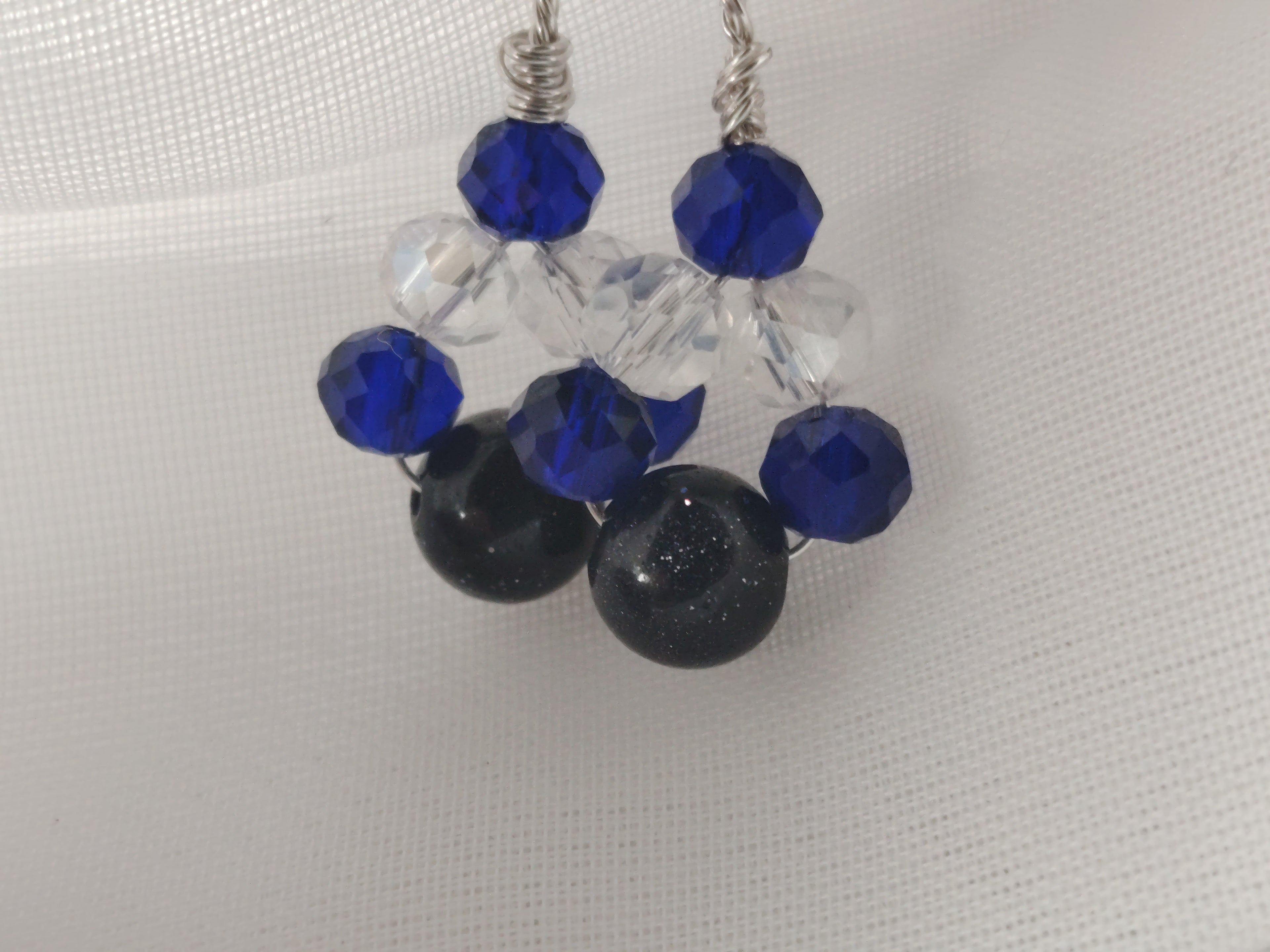 ✨ Funkelnde Eleganz – Handgefertigte Ohrringe mit Blaugold-Sandstein & Zirkonia-Haken
