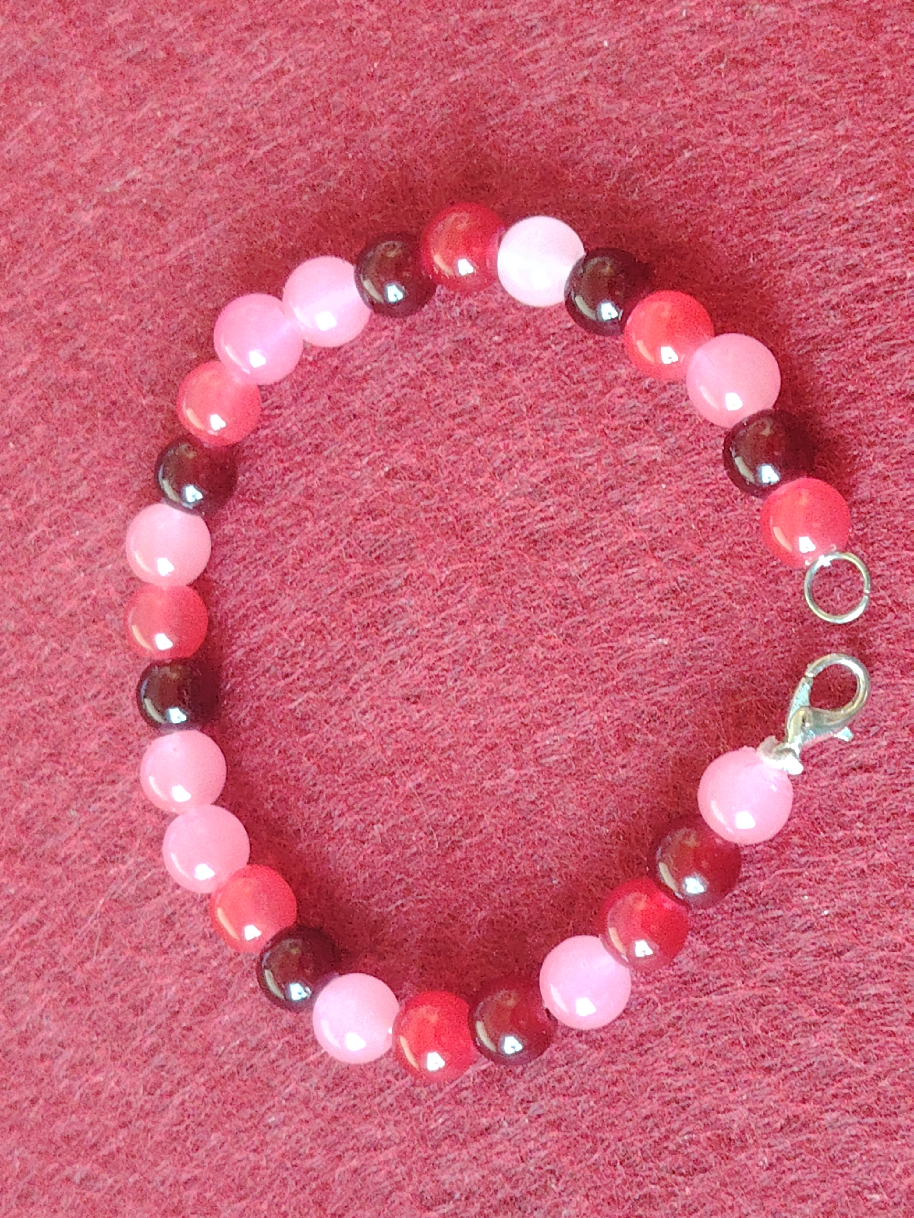 Glaskugel Armband mit den Farben, Dunklem Rot, Rot ,Rosa, zartes Rosa
