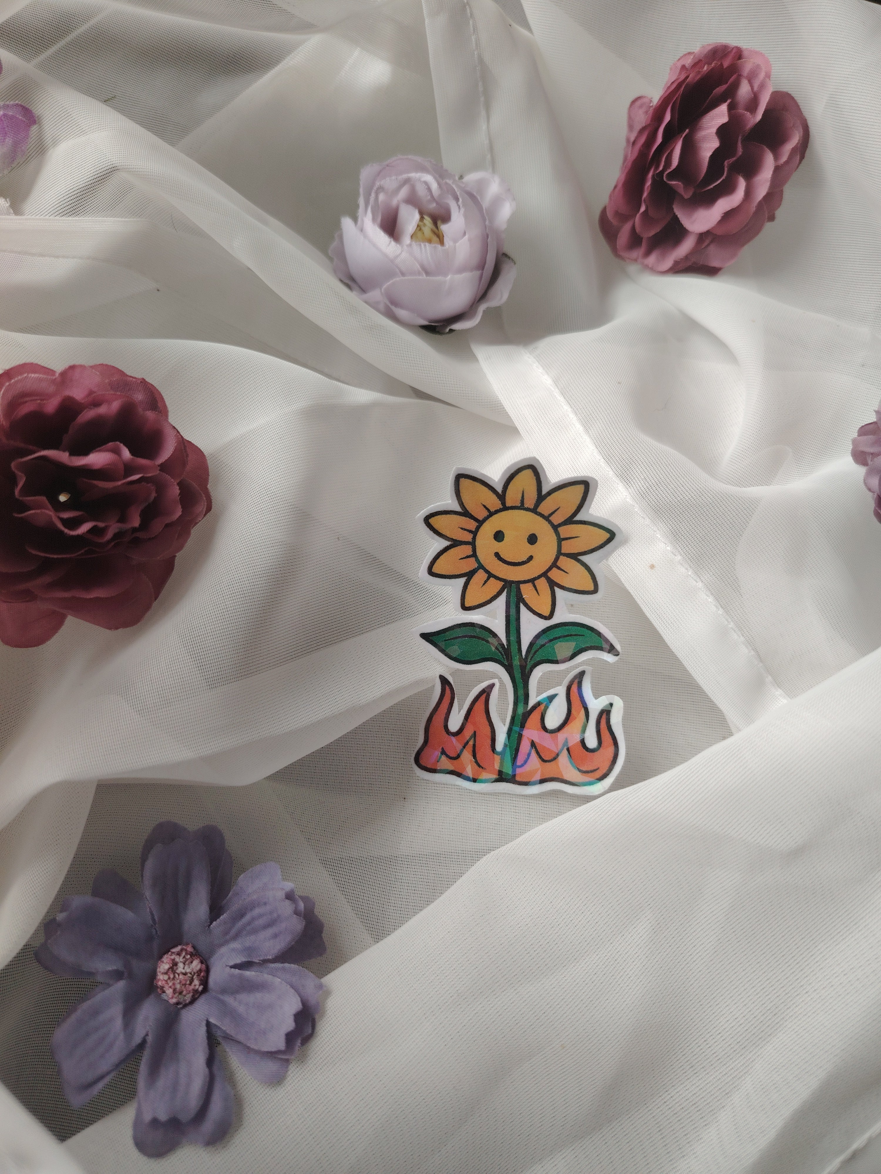 Holographic Sticker „Blume mit Feuer“ – ein Funke voller Herzlichkeit 🔥🌸