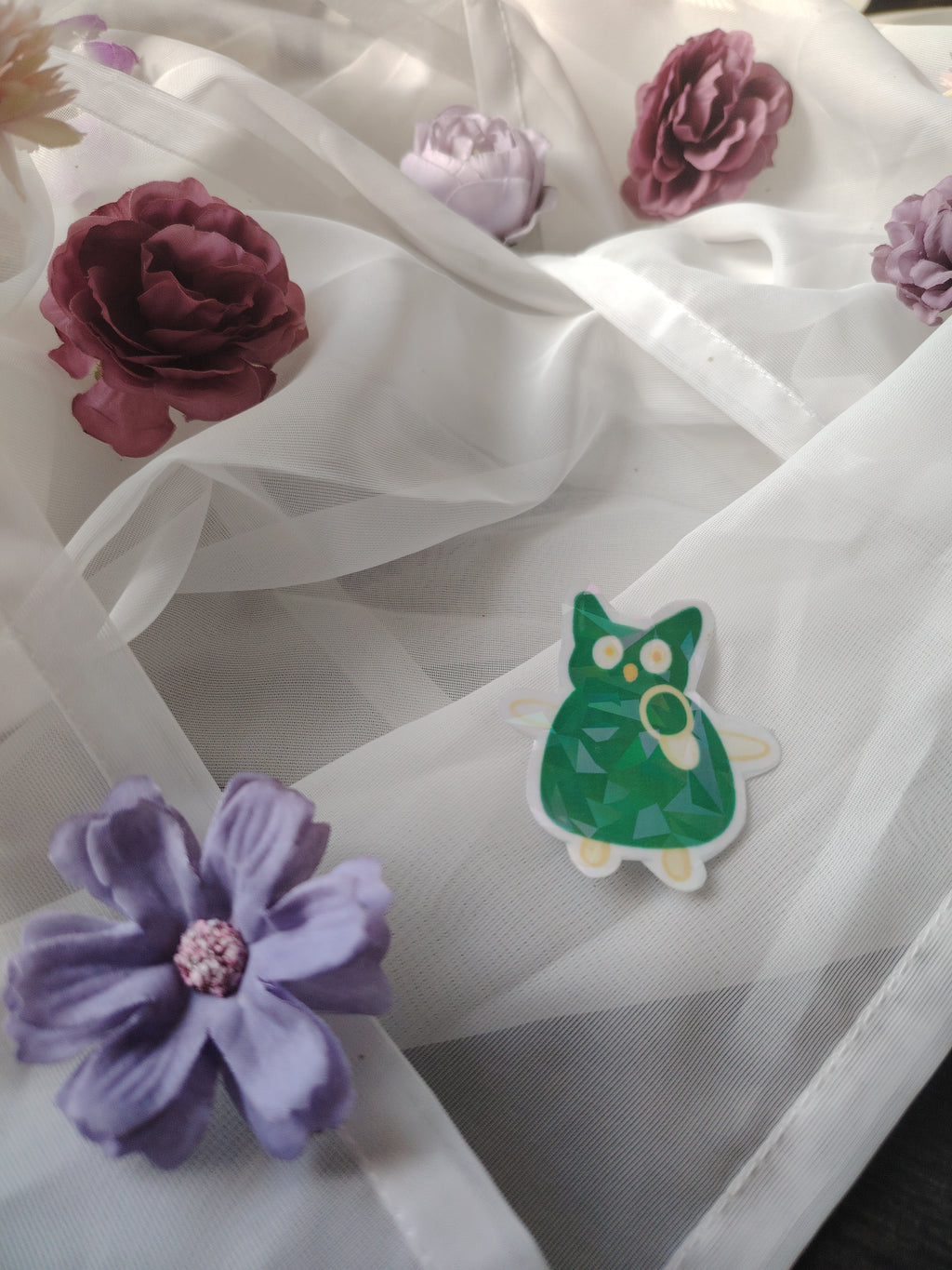 🦄 Magisches Kunstwerk – Holografischer Fantasiewesen-Sticker, handgezeichnet & handgeschnitten