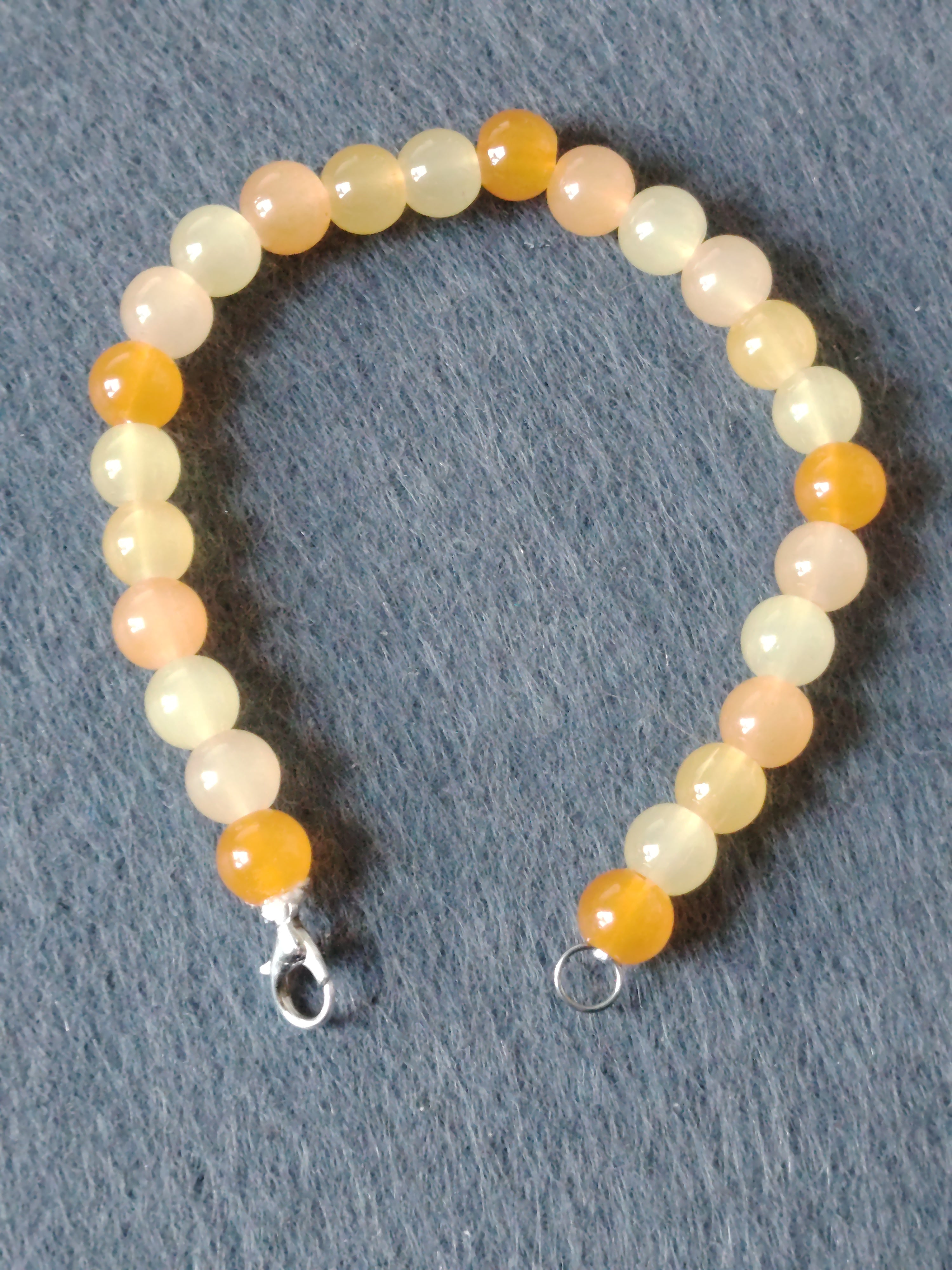 Glasperlen Armband in den Farben Verschieden Farbene Orange Töne