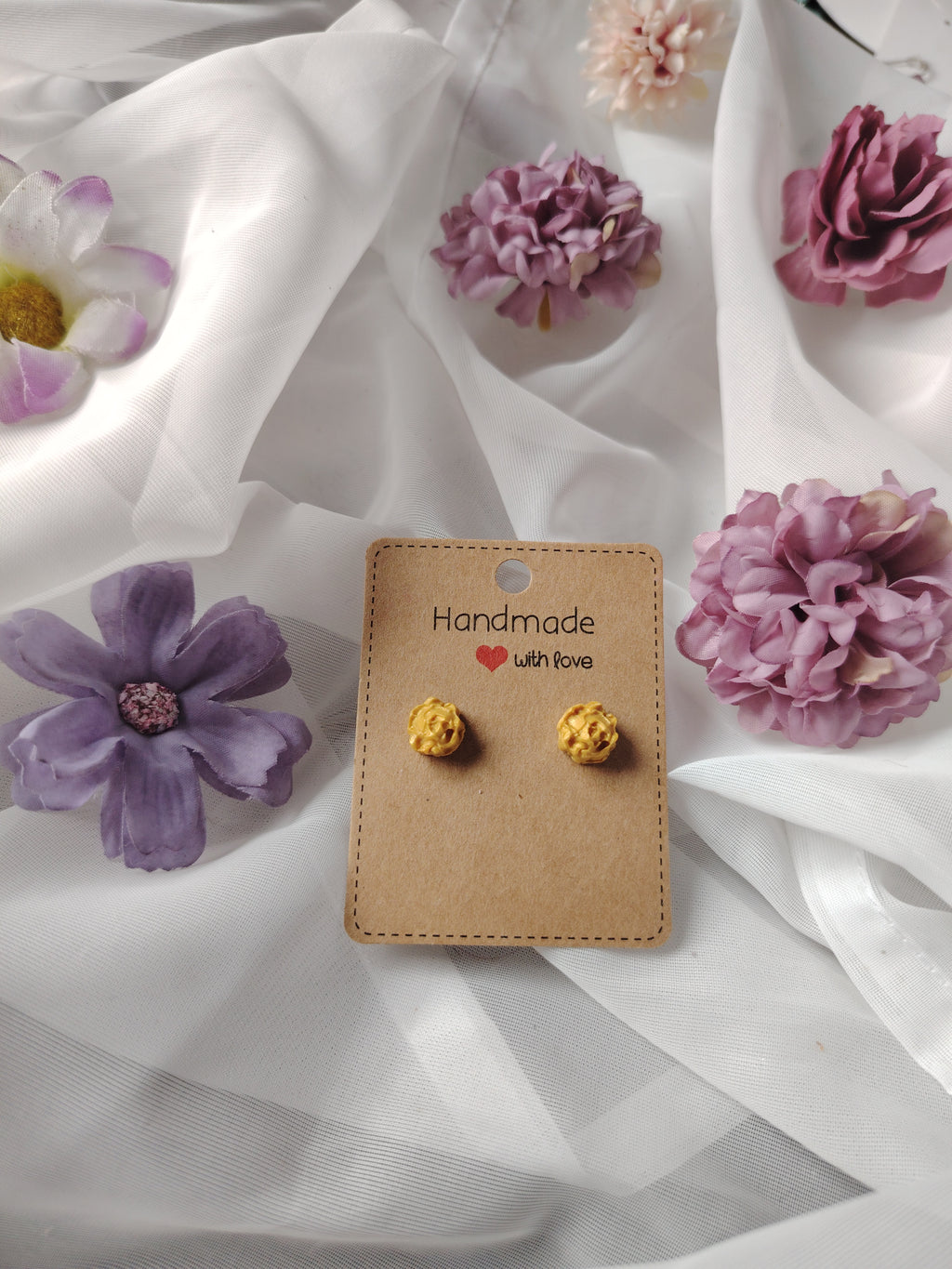 🌹 Glamouröse Rose – Handgefertigte Polymer Clay-Ohrstecker in strahlend goldenem Rosen-Glitzer
