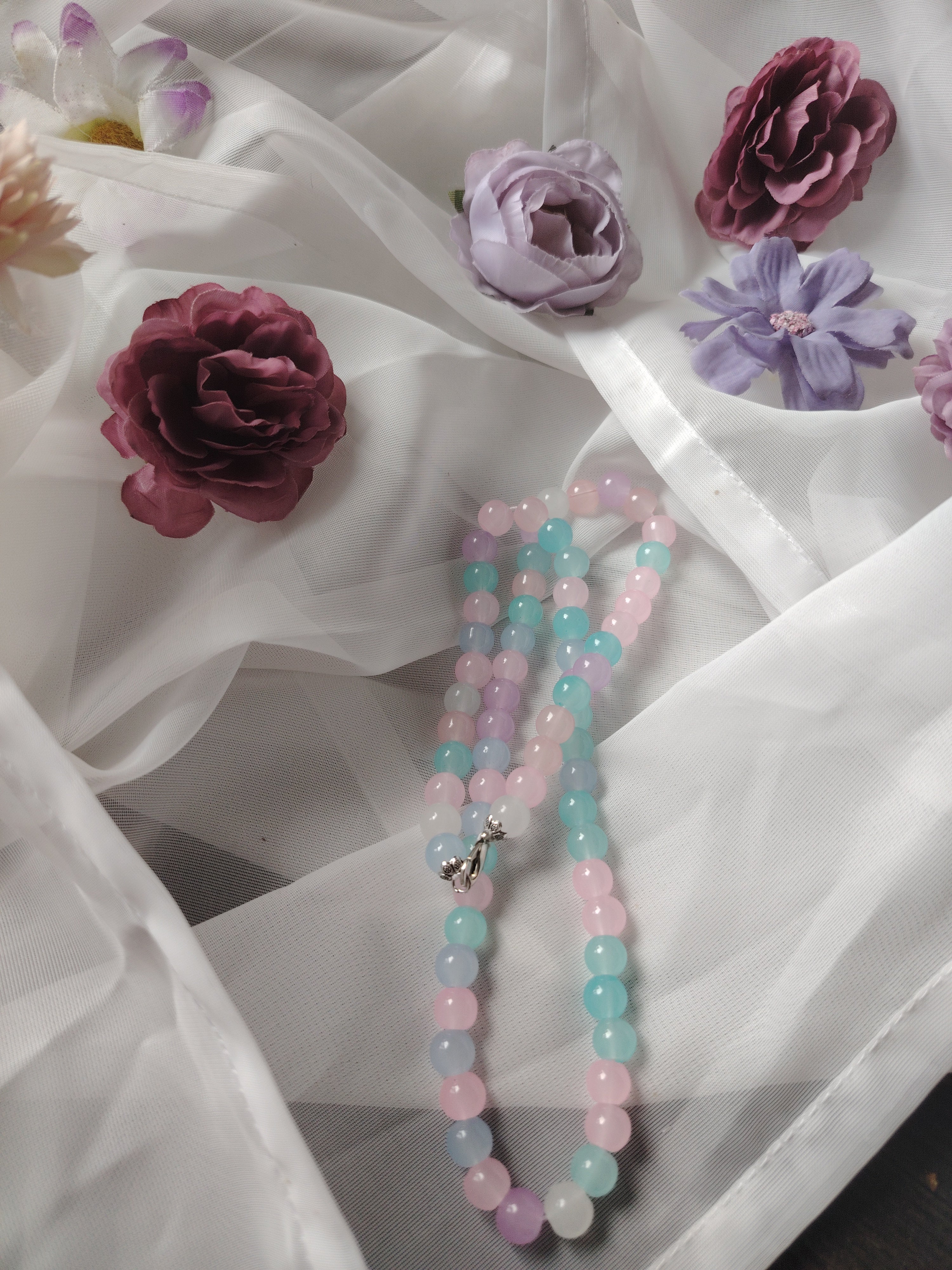 Traumhafte Glasperlen-Halskette in Pastell – ein Hauch Frühling 🌸💙