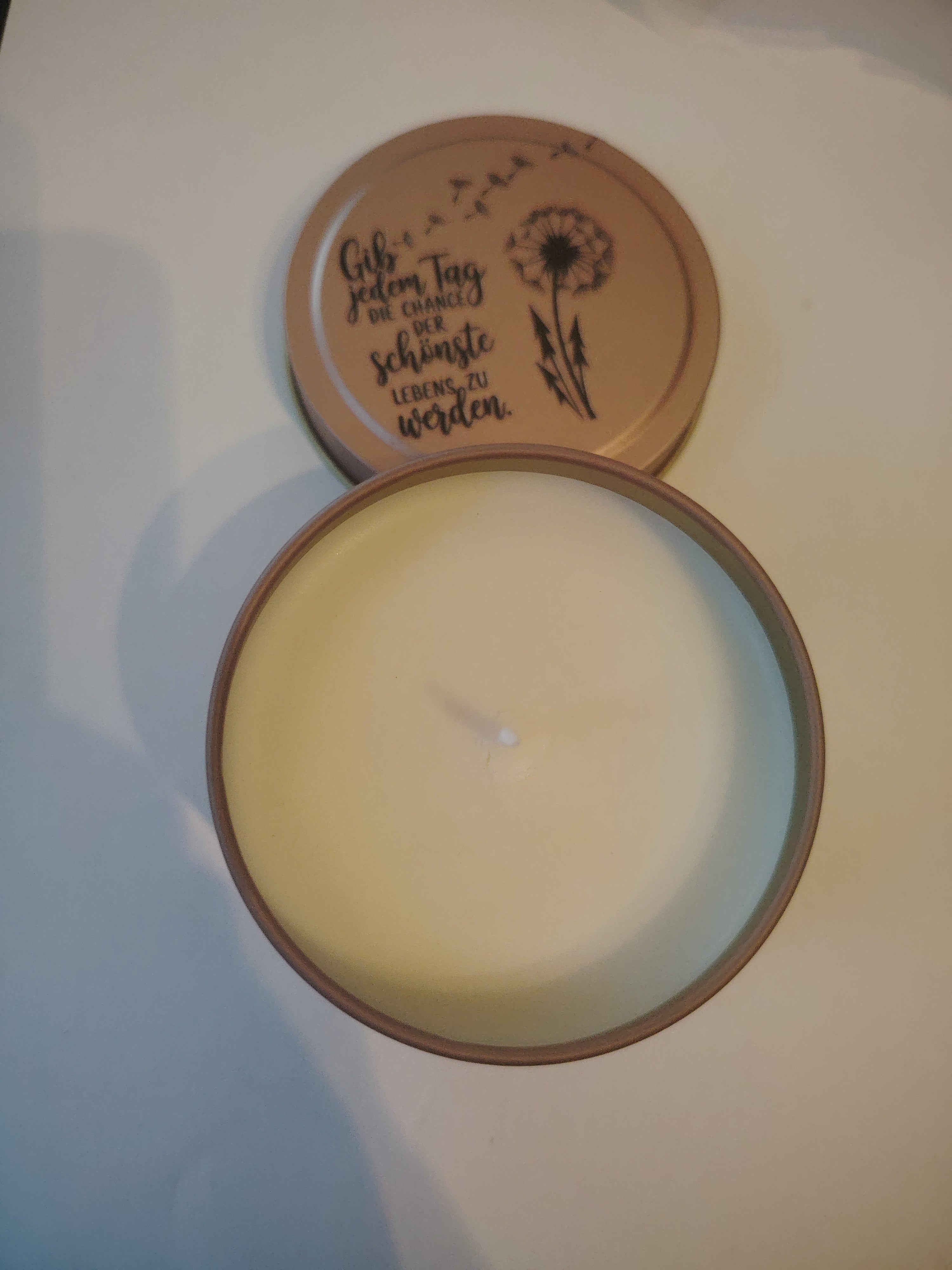 Scented candle with the fragrance Just Washed
