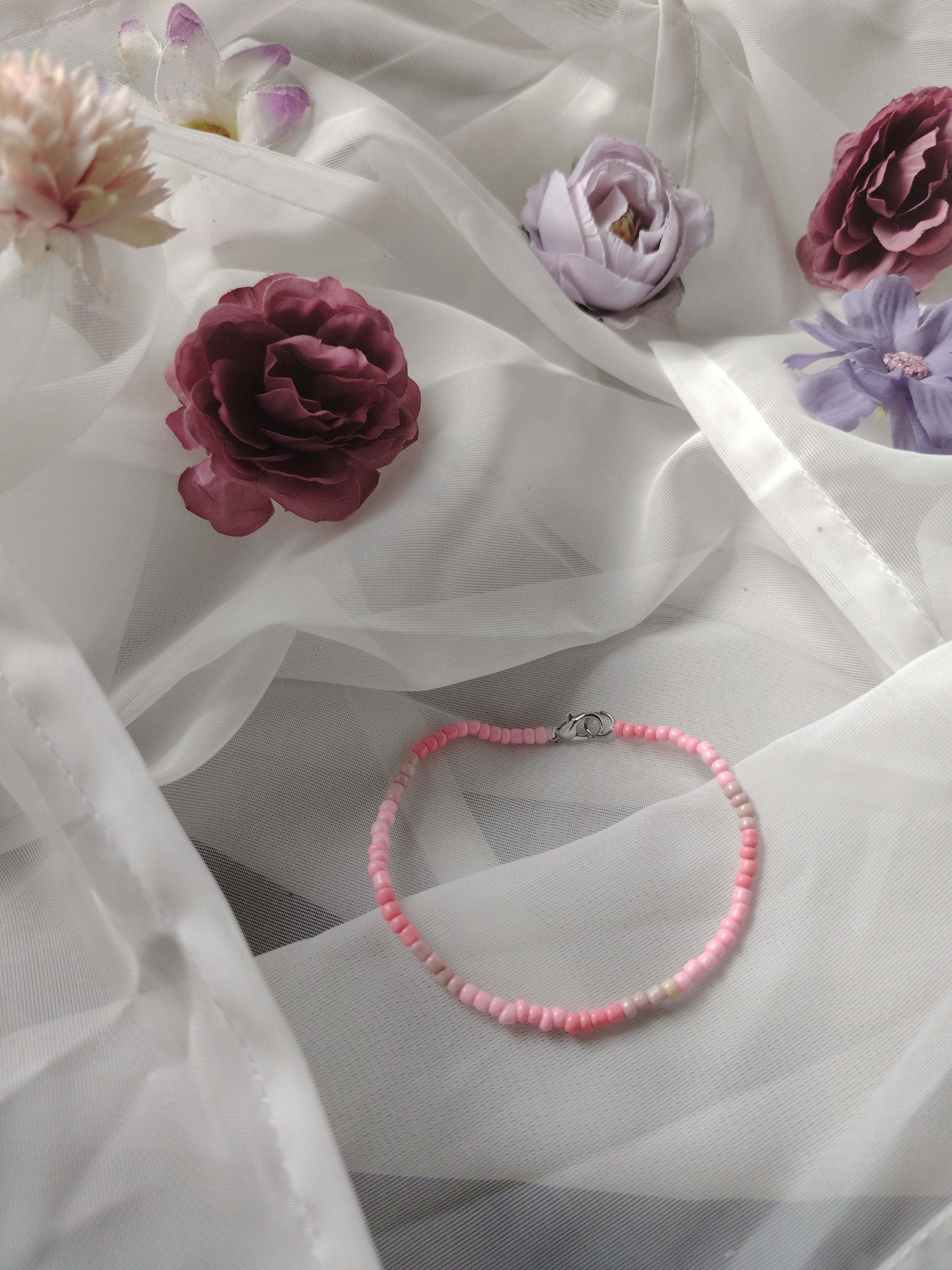 Handgefädeltes Perlen-Armband in Rosa & Grau – ein Unikat mit Herzlichkeit 💦🌸